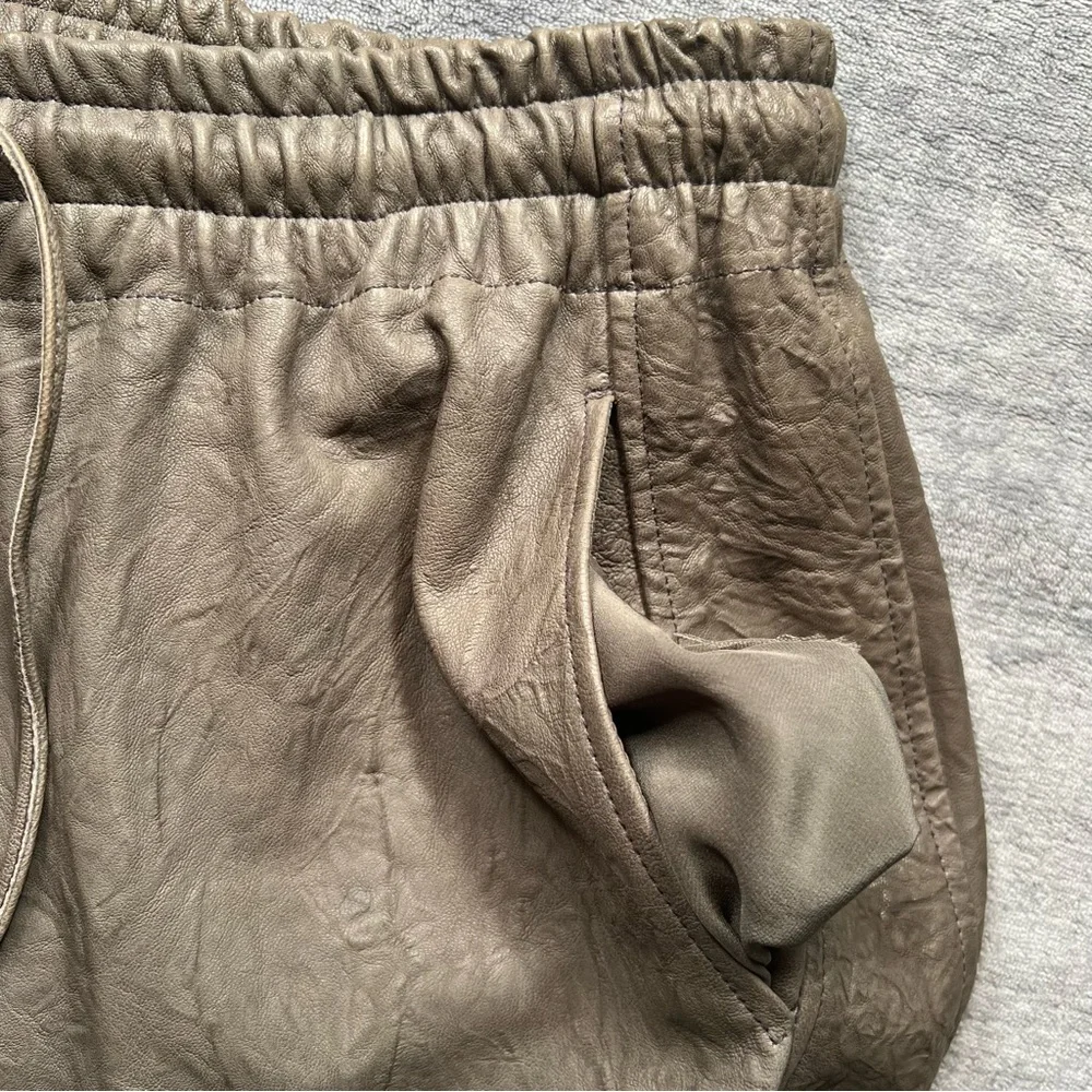 ROCOCO Crinkle Leather Pants Sz S Barrel Drop Crutch Crop Harem Olive Green Soft - Picture 10 of 17